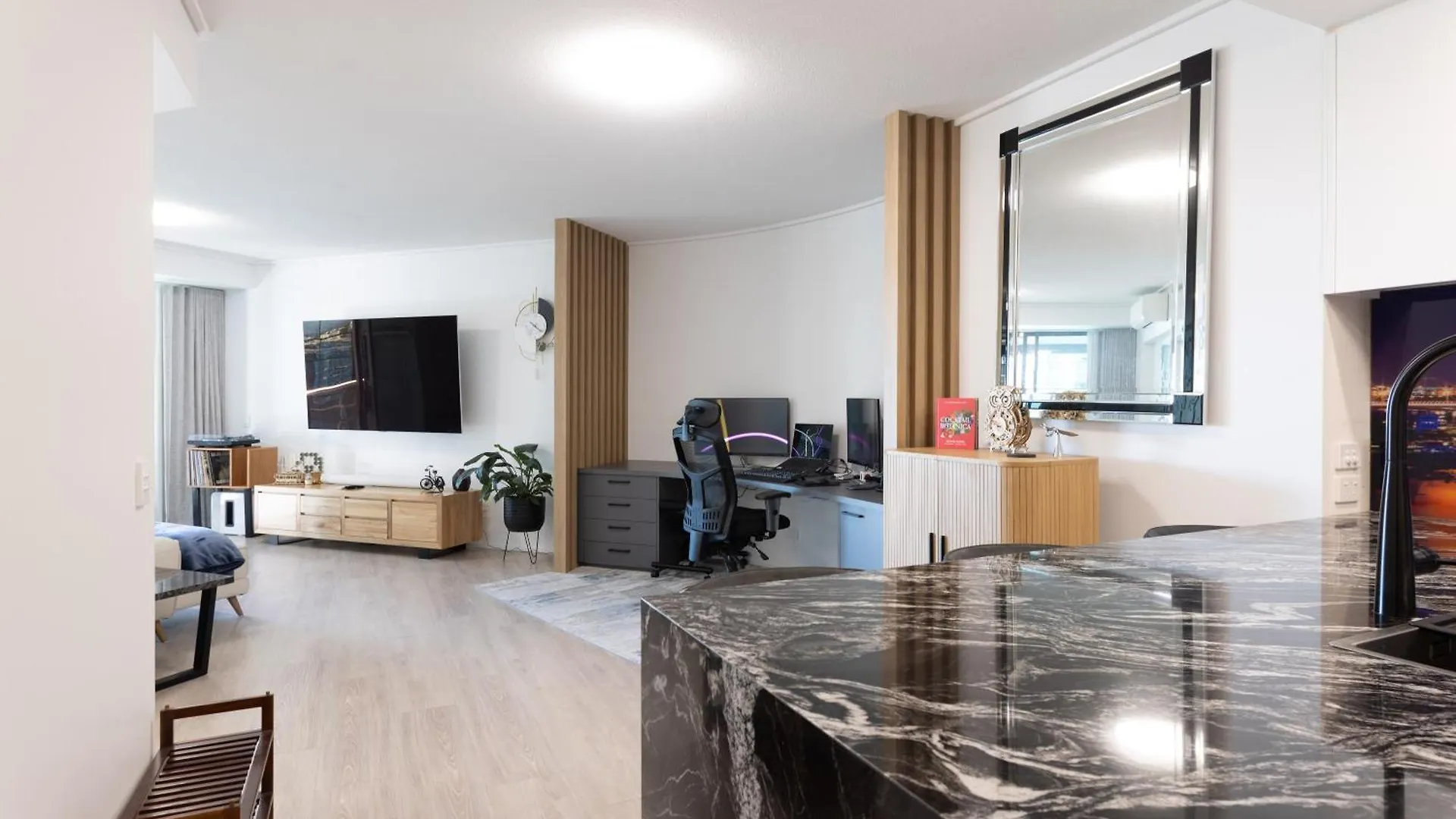 Private Cbd Bedroom In A Shared Apartment On Brisbane River