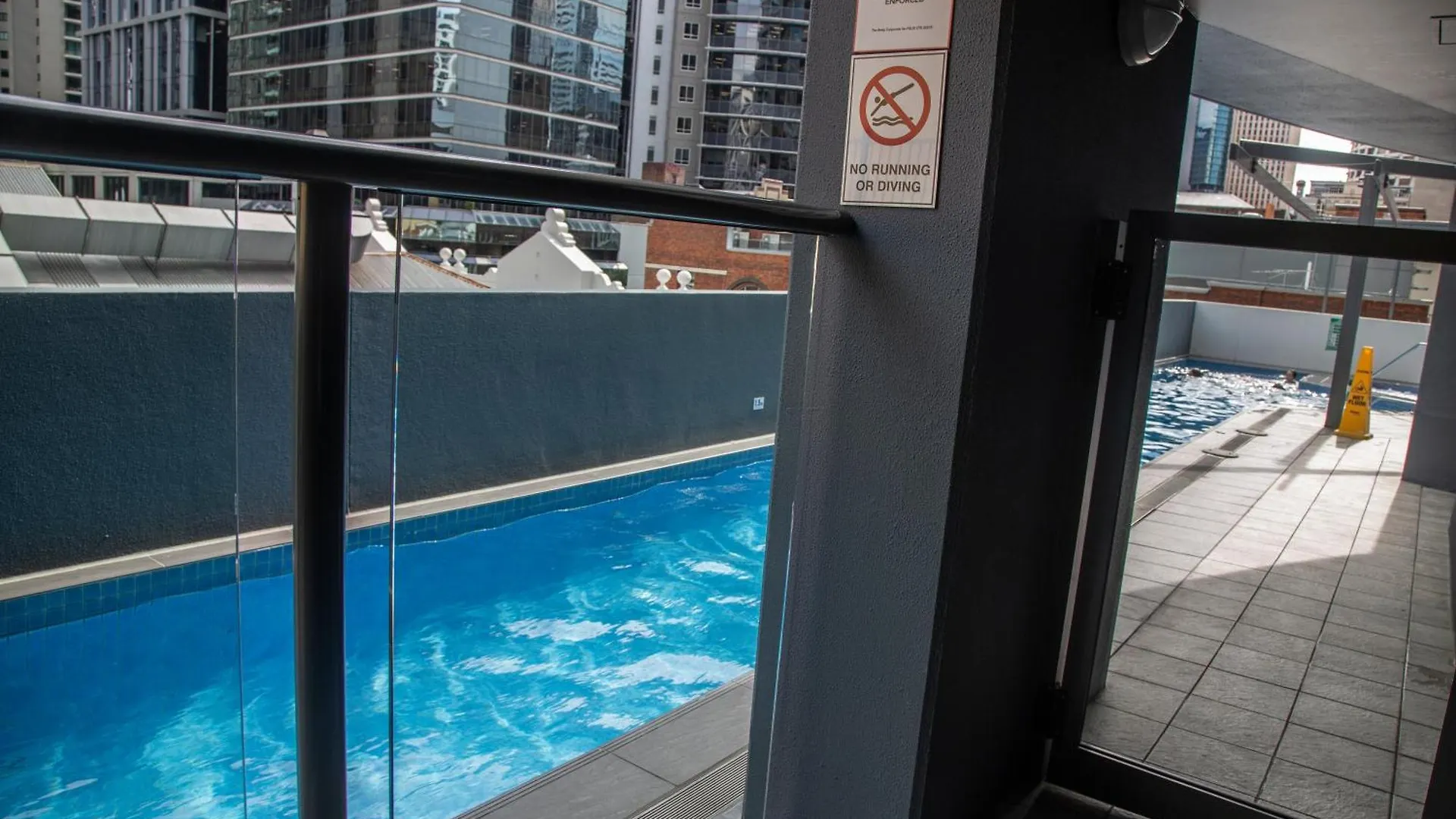 Δωμάτια σε οικογενειακή κατοικία Private Cbd Bedroom In A Shared Apartment On Brisbane River