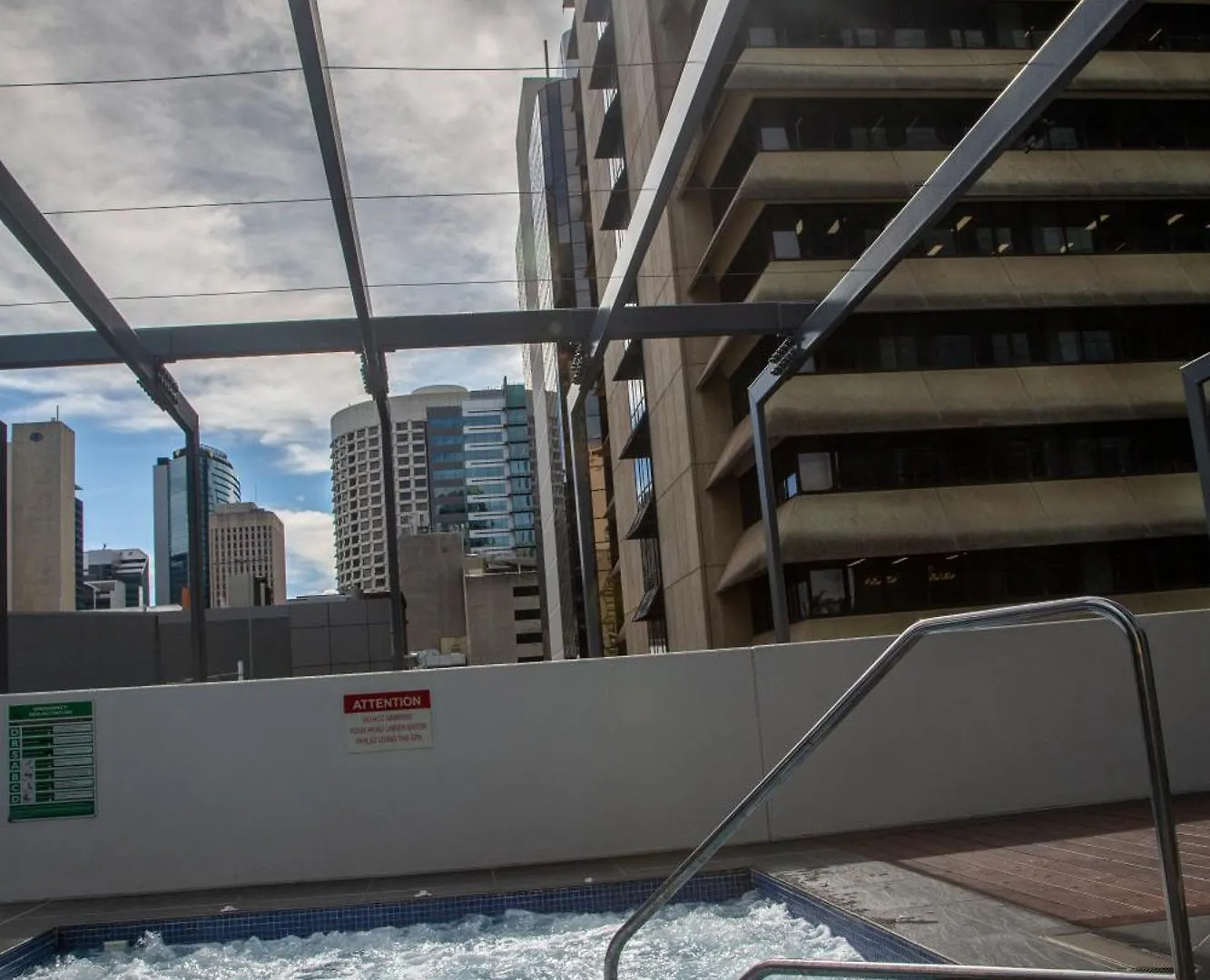 Δωμάτια σε οικογενειακή κατοικία Private Cbd Bedroom In A Shared Apartment On Brisbane River